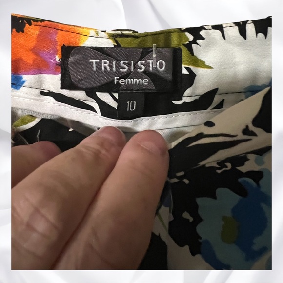 A pair of Trisisto floral capris in size 10 - Picture 6 of 9